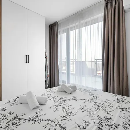 Stylish 2br W/ Free Parking Near Lokomotiv Stadium アパート プロヴディフ