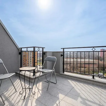 Stylish 2br W/ Free Parking Near Lokomotiv Stadium プロヴディフ