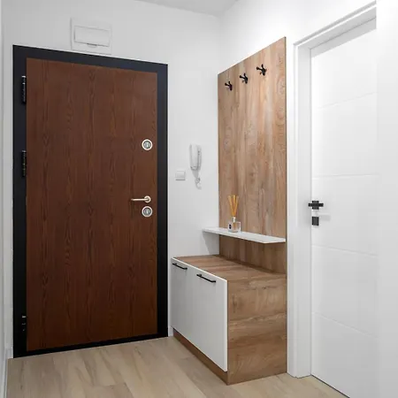 Stylish 2br W/ Free Parking Near Lokomotiv Stadium